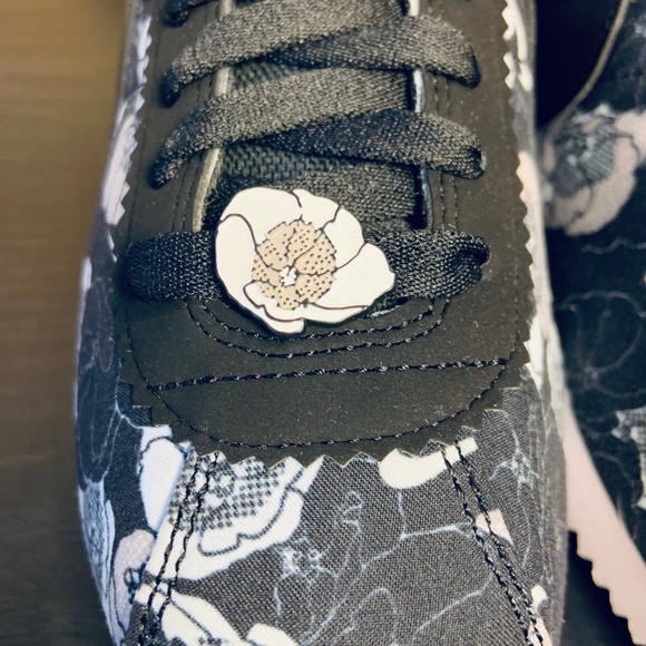 New Nike Classic Cortez LX Black White Floral - Picture 6 of 8
